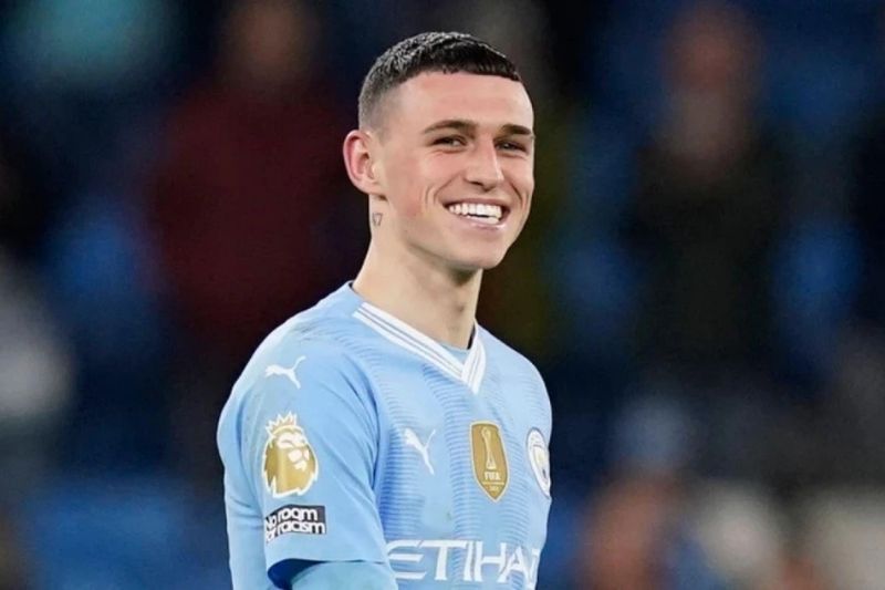Phil Foden: Từ Cậu Bé Nhặt Bóng Đến Siêu Sao Số 1 Premier League