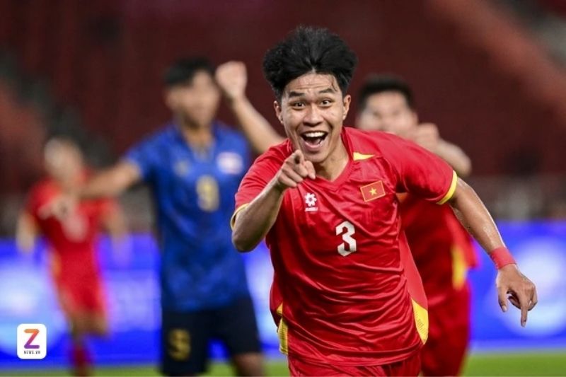 Tiểu sử cầu thủ Khuất Văn Khang